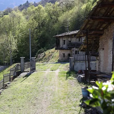 Holiday home Luce Sul Bric Gambasca